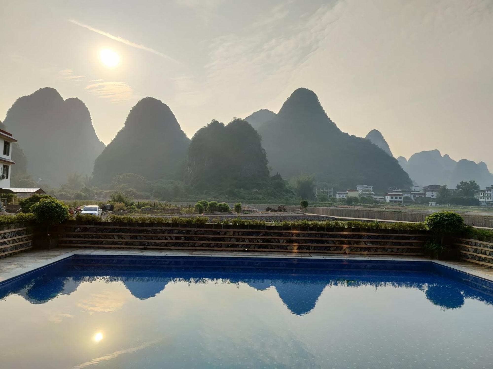 Pensjonat Yangshuo Tea Cozy--One Way Free Pick Up From Airport Or Ts 4 Nights Zewnętrze zdjęcie